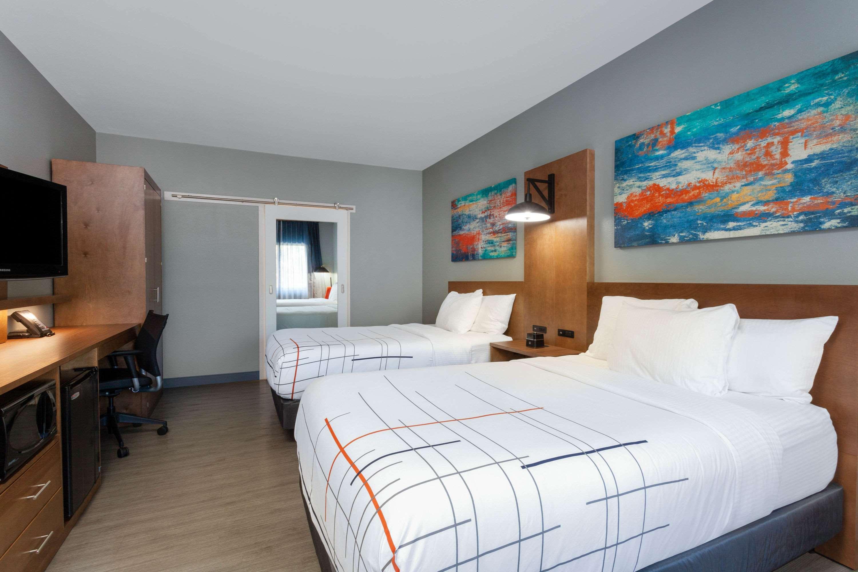 La Quinta By Wyndham Ft. Myers - Sanibel Gateway Hotell Fort Myers Exteriör bild