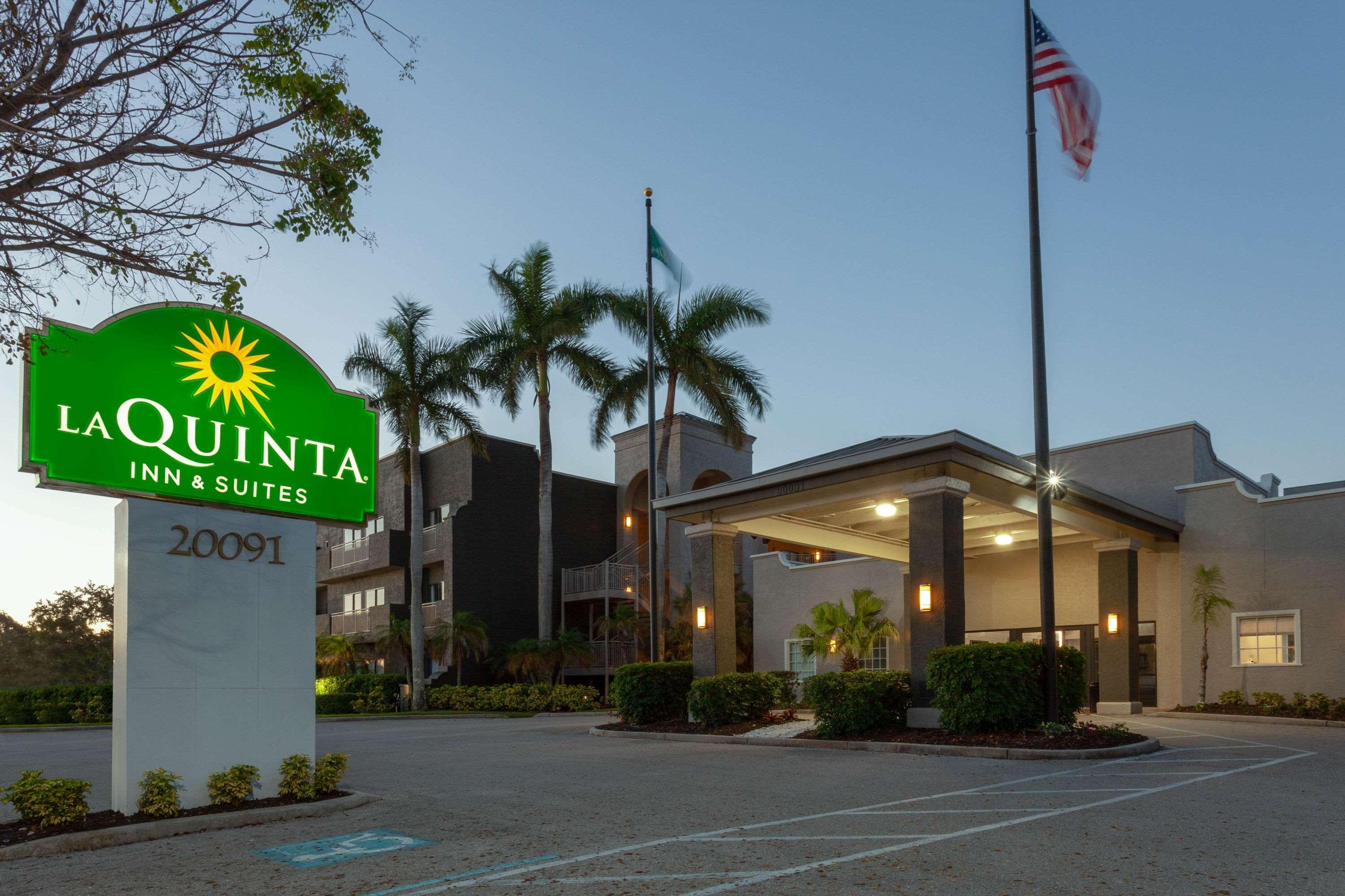 La Quinta By Wyndham Ft. Myers - Sanibel Gateway Hotell Fort Myers Exteriör bild