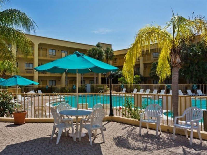 La Quinta By Wyndham Ft. Myers - Sanibel Gateway Hotell Fort Myers Exteriör bild