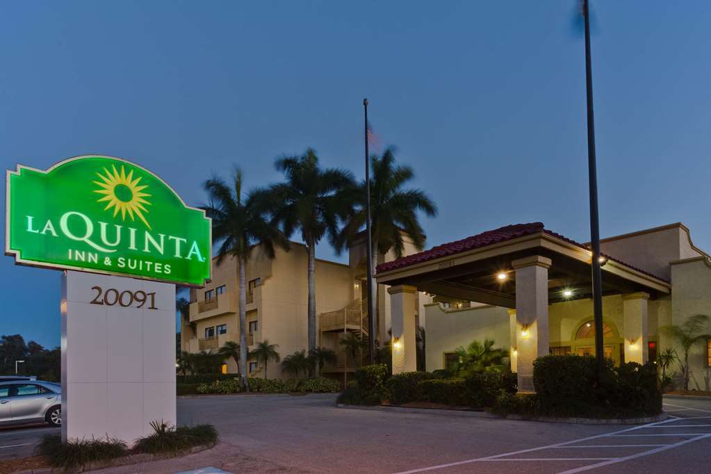 La Quinta By Wyndham Ft. Myers - Sanibel Gateway Hotell Fort Myers Exteriör bild