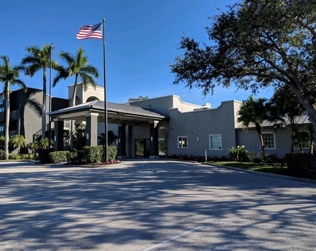 La Quinta By Wyndham Ft. Myers - Sanibel Gateway Hotell Fort Myers Exteriör bild
